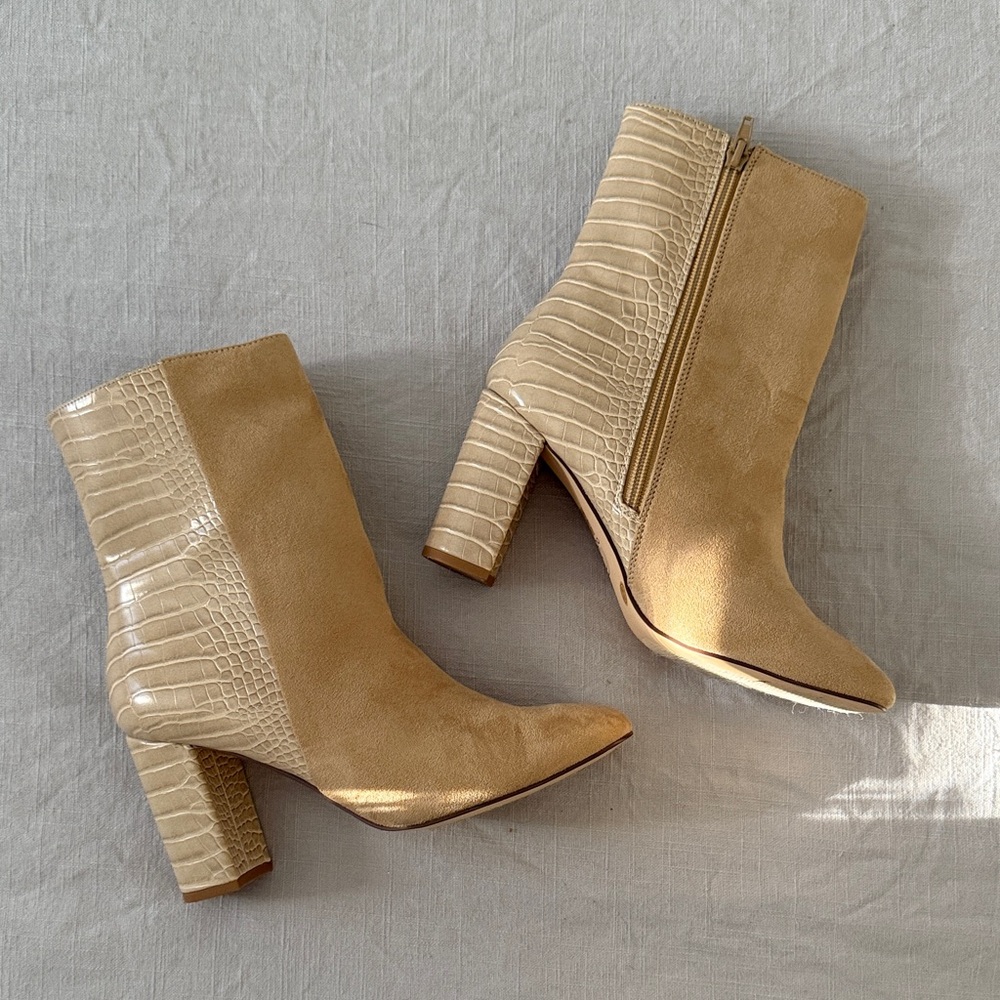 Chinese Laundry Two-Tone Tan Ankle Boots